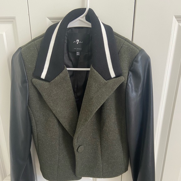 Sz XS green with black sleeves - Picture 1 of 2